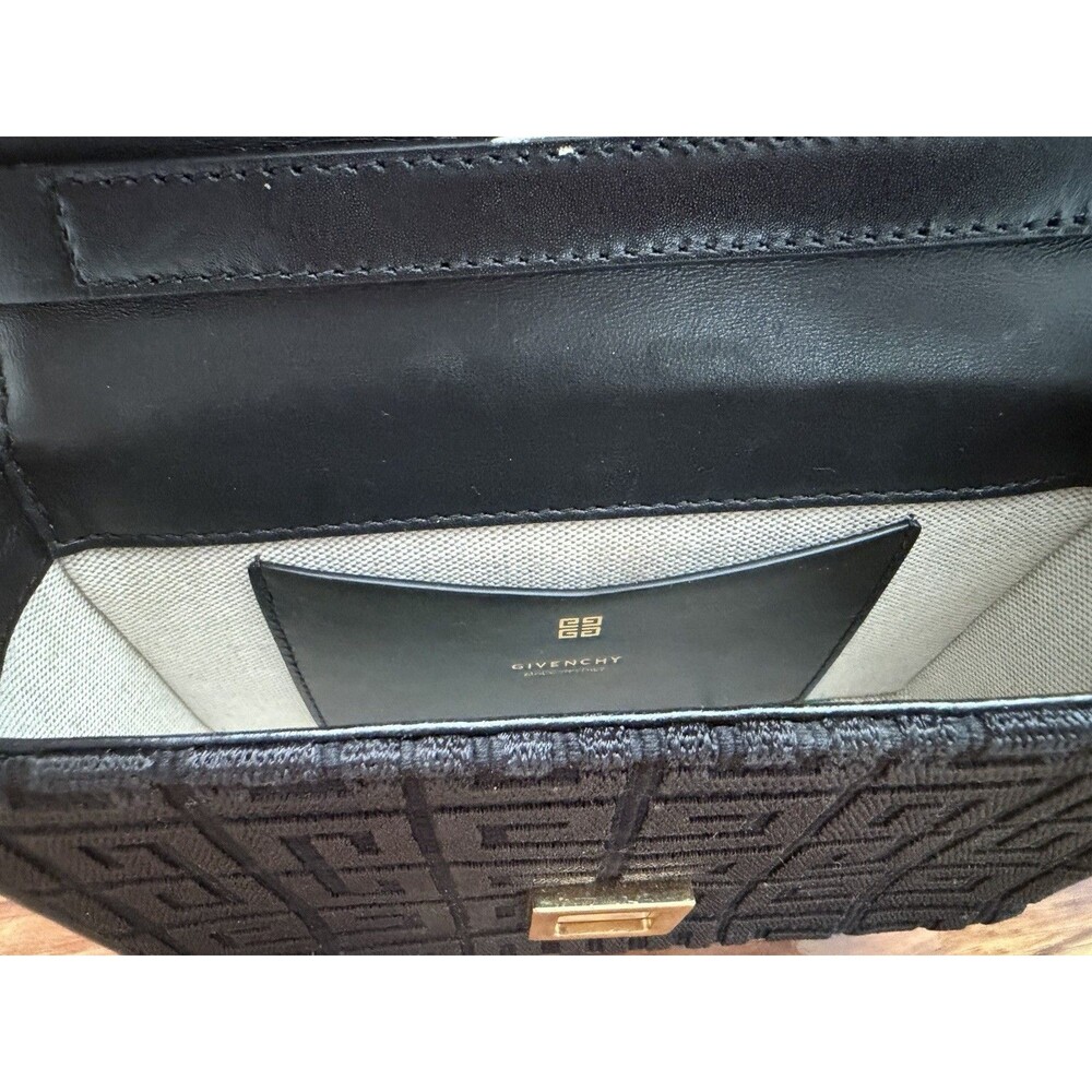 Authentic GIVENCHY 4G Small Chain Shoulder Crossbody Bag Black Leather - Picture 5 of 7